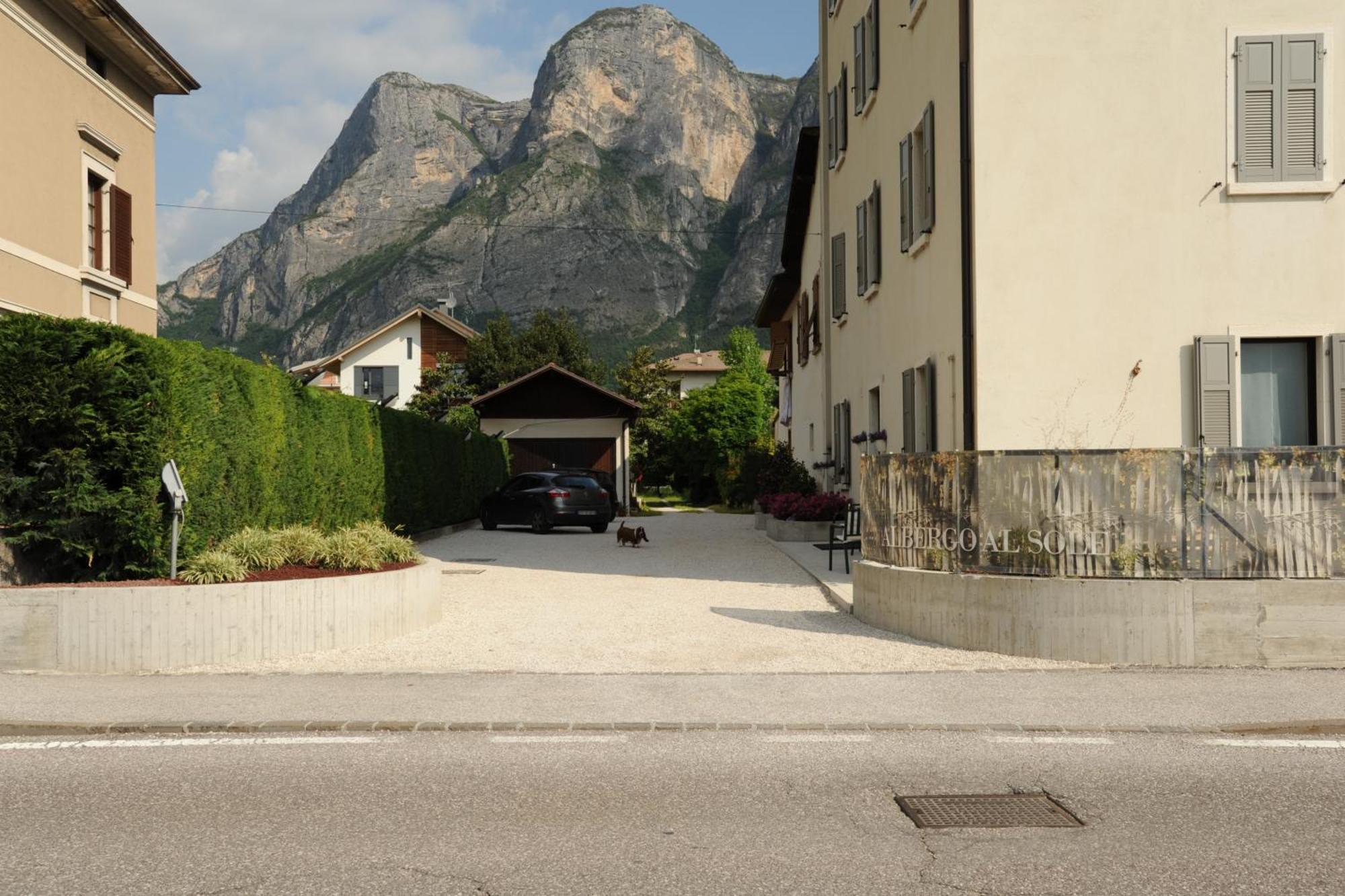 Albergo Al Sole Mezzolombardo Bagian luar foto