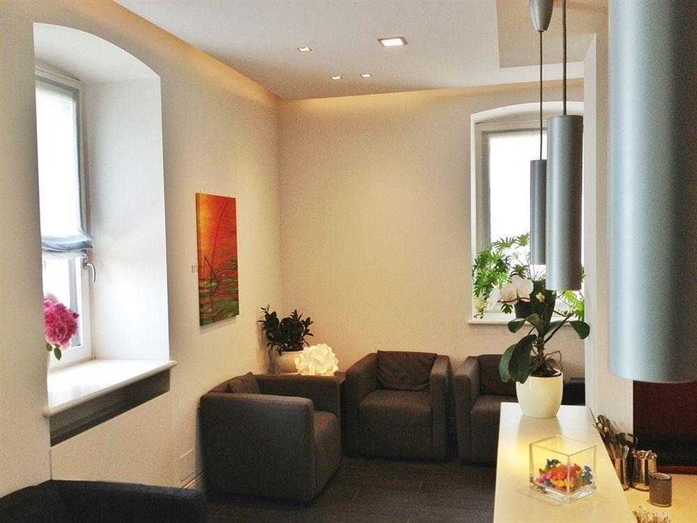 Albergo Al Sole Mezzolombardo Bagian luar foto