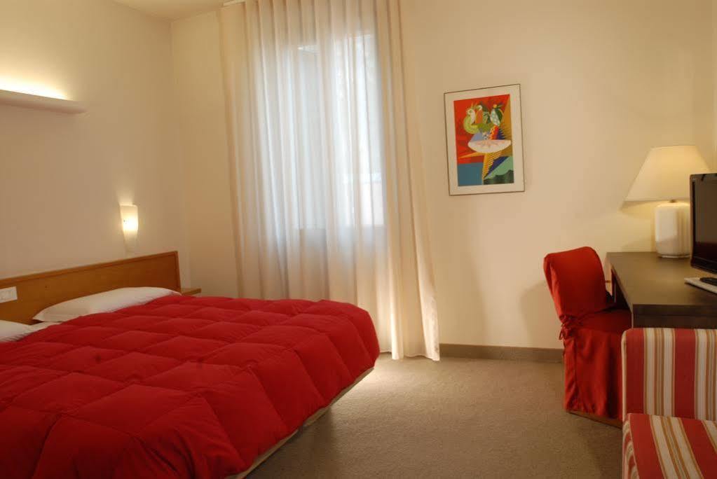 Albergo Al Sole Mezzolombardo Bagian luar foto