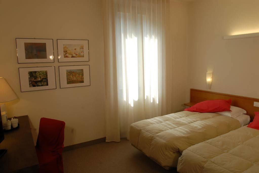 Albergo Al Sole Mezzolombardo Bagian luar foto